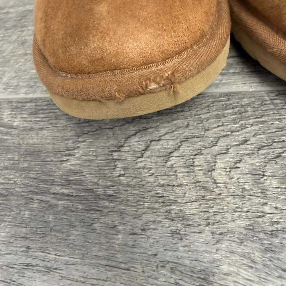 UGG Kids Tan‎ Suede Boots
